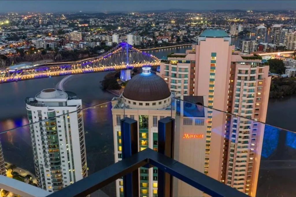 Lvl 23 Spire Infinity Pool Netflix Wifi Carpark By Stylish Stays Brisbane 0*,  Australia