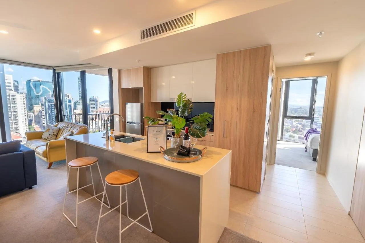 Apartment Lvl 23 Spire Infinity Pool Netflix Wifi Carpark By Stylish Stays Brisbane Australia