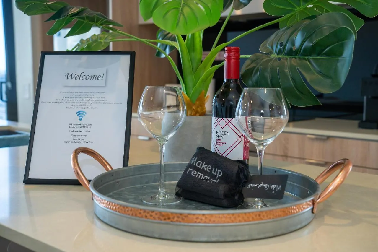 Lvl 23 Spire Infinity Pool Netflix Wifi Carpark By Stylish Stays Brisbane Apartment