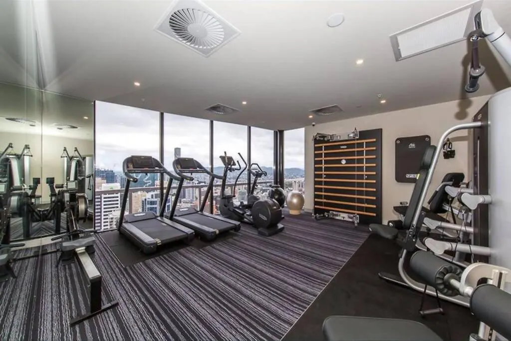 Lvl 23 Spire Infinity Pool Netflix Wifi Carpark By Stylish Stays Brisbane