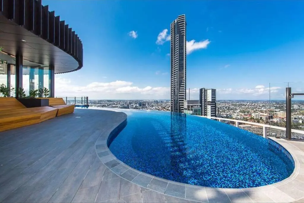 Lvl 23 Spire Infinity Pool Netflix Wifi Carpark By Stylish Stays Brisbane Apartment