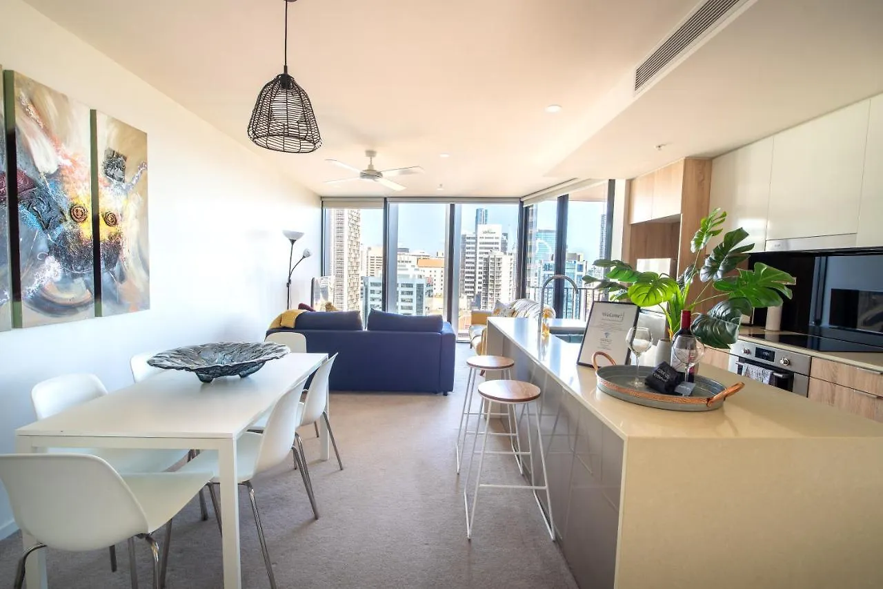Apartment Lvl 23 Spire Infinity Pool Netflix Wifi Carpark By Stylish Stays Brisbane