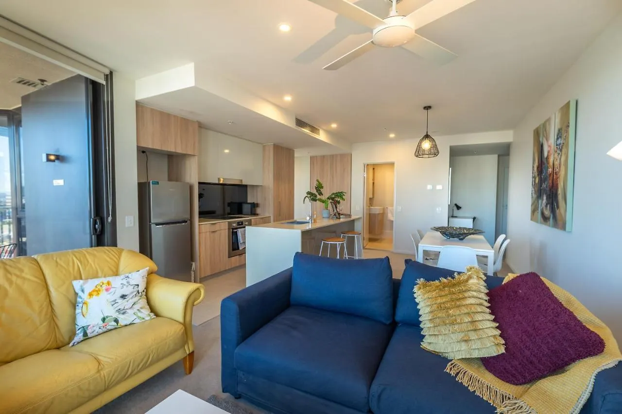 Lvl 23 Spire Infinity Pool Netflix Wifi Carpark By Stylish Stays location